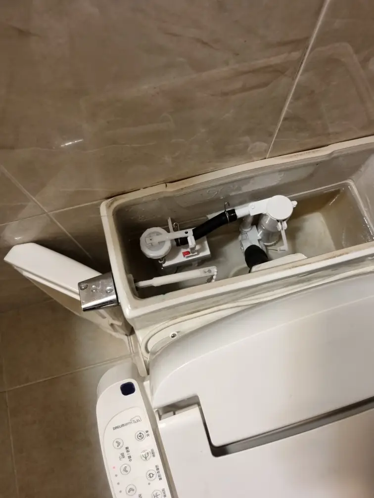 변기 부품 교체 작업, 어떤 부품을 언제 바꿔야 할까